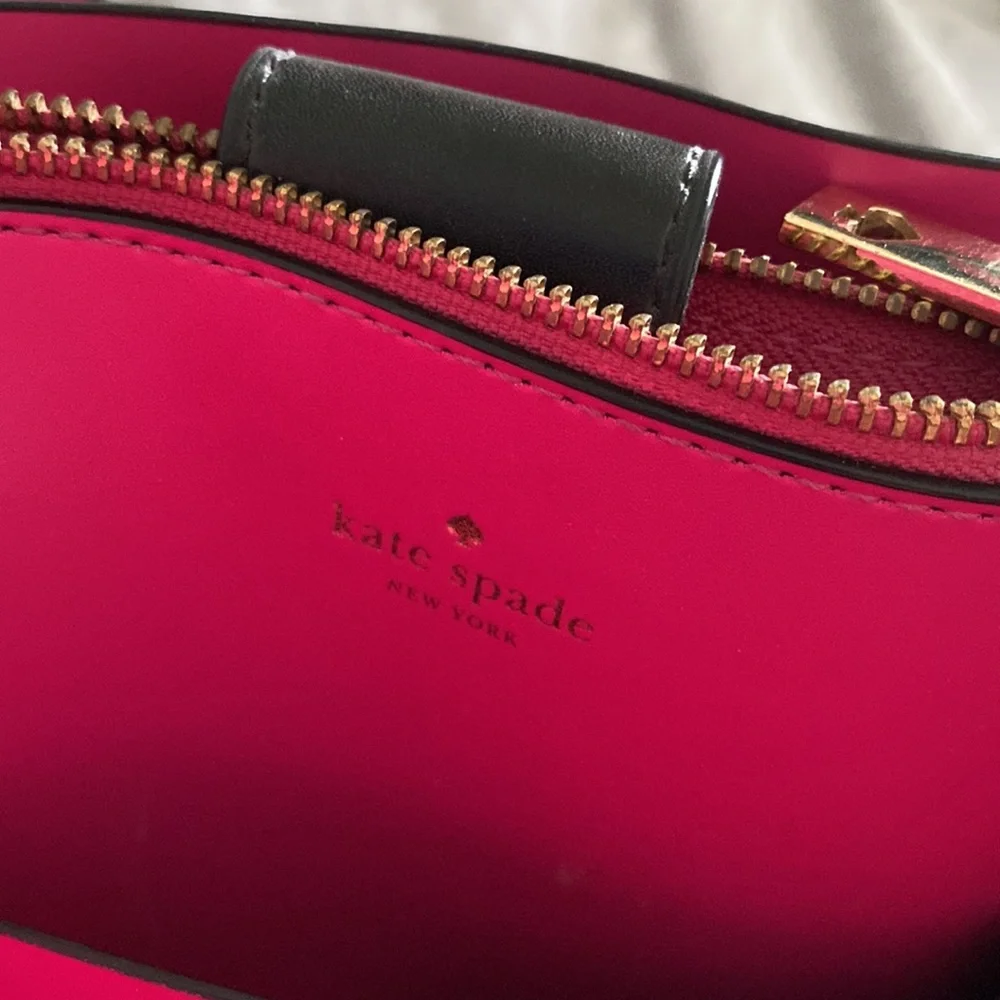 Gorgeous Black with Pink interior Kate Spade Convertible Bucket Purse - Picture 4 of 4